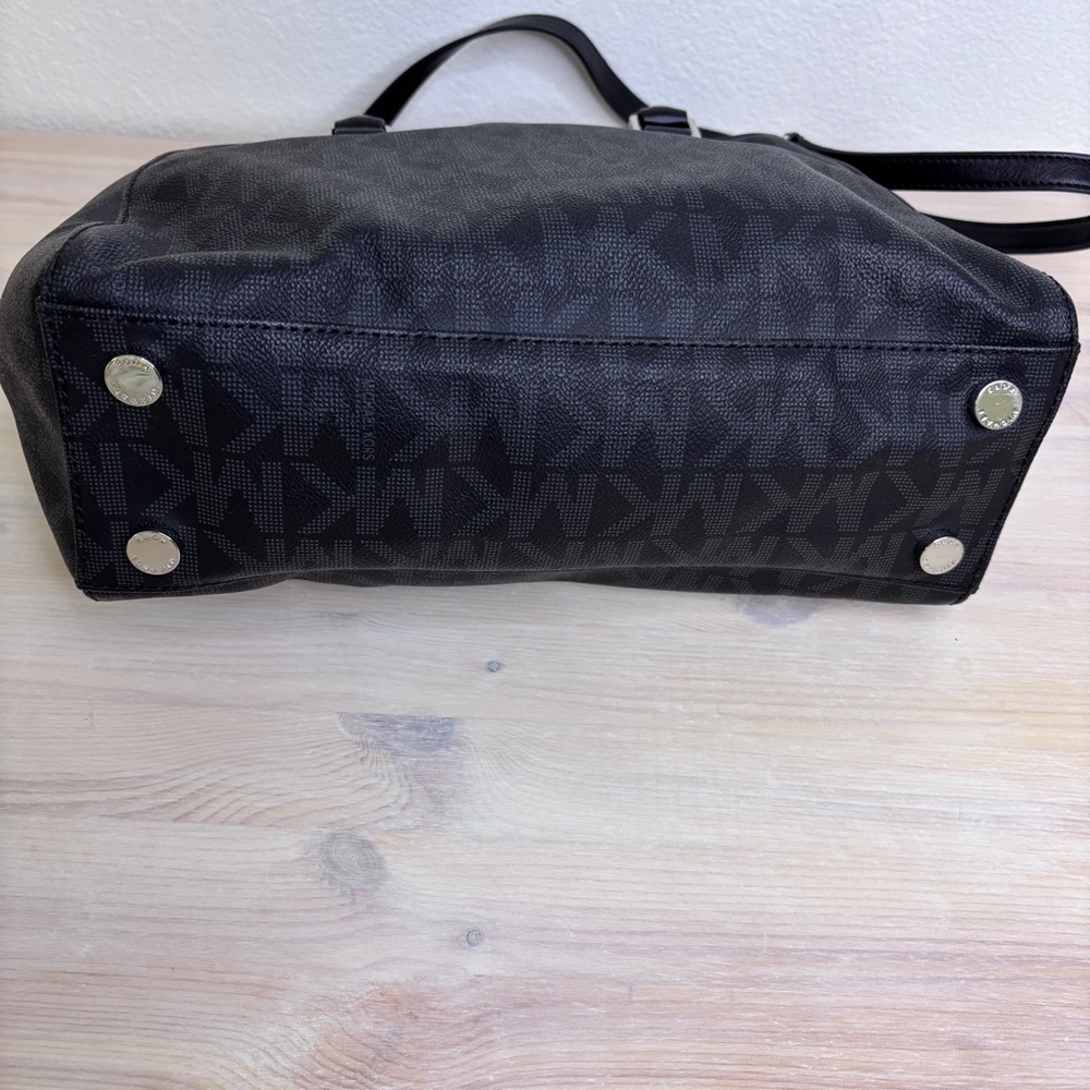Michael Kors Sutton satchel - Picture 8 of 8